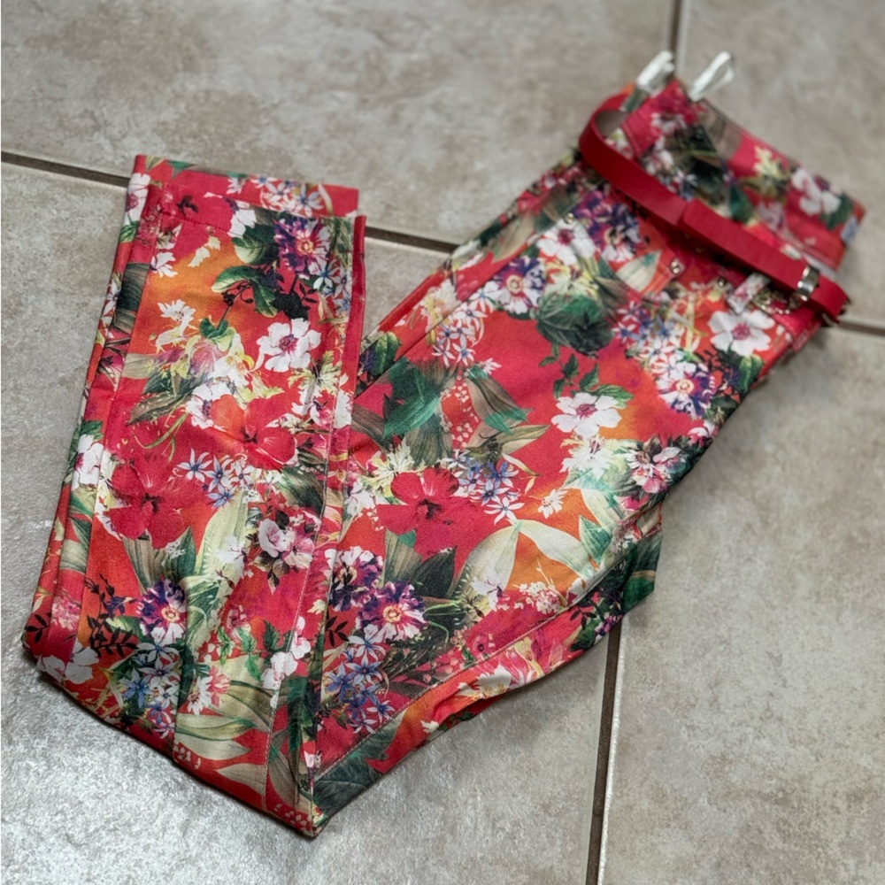 Red Floral Women's Pants. Very 70’s Flower Girl style. NWTO.